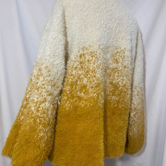 Akemi + Kin (Anthropologie) Sweater / Cardigan - Picture 4 of 7